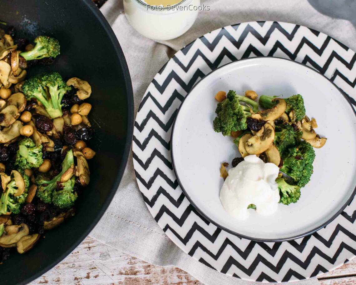 Vegetarisches Rezept: Brokkoli Pfanne mit Dip