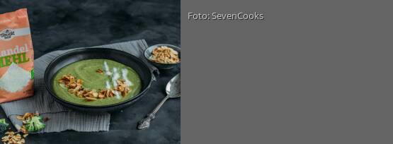 Rezeptbild für "Brokkoli-Mandel-Cremesuppe"