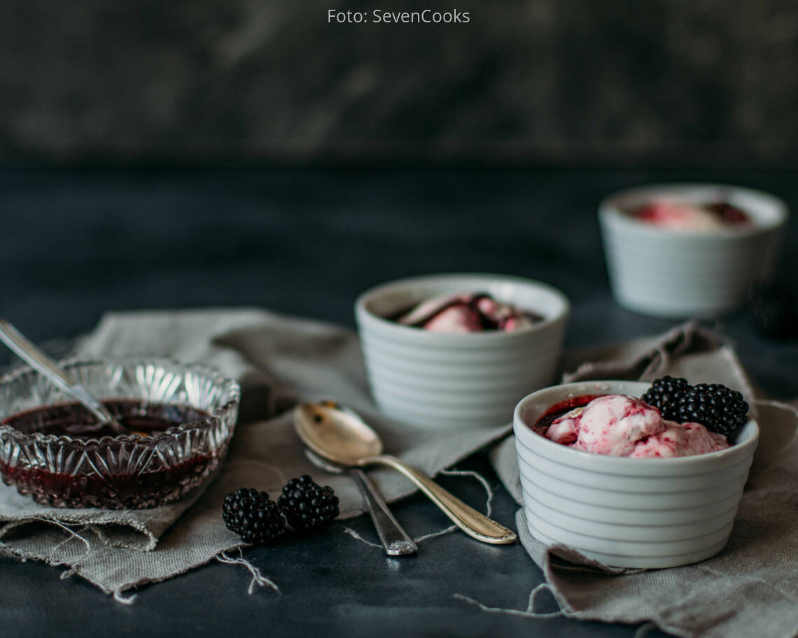 Vegetarisches Rezept: Brombeer-Joghurt-Eis 3