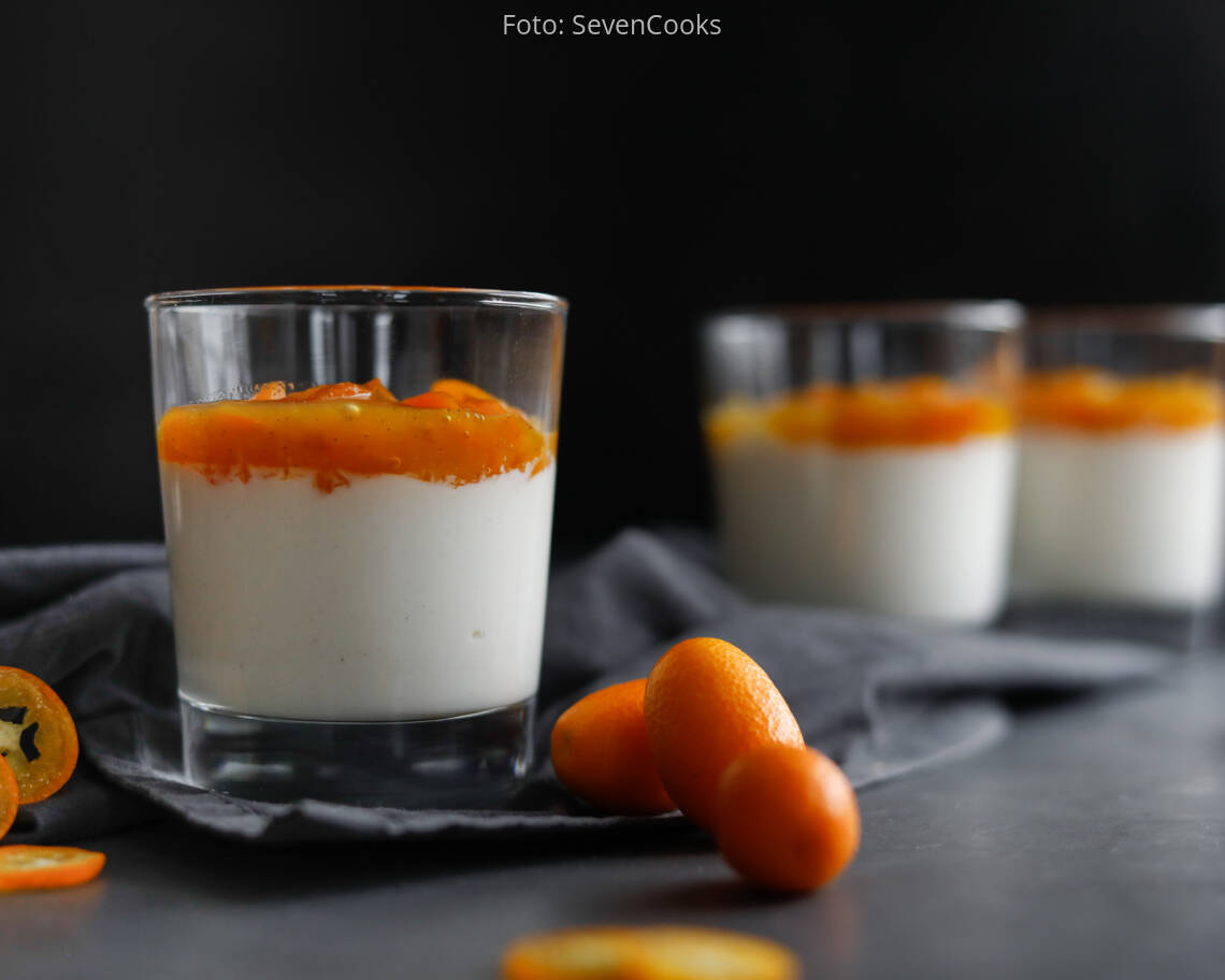 Vegetarisches Rezept: Buttermilch Creme mit Kumquat Kompott