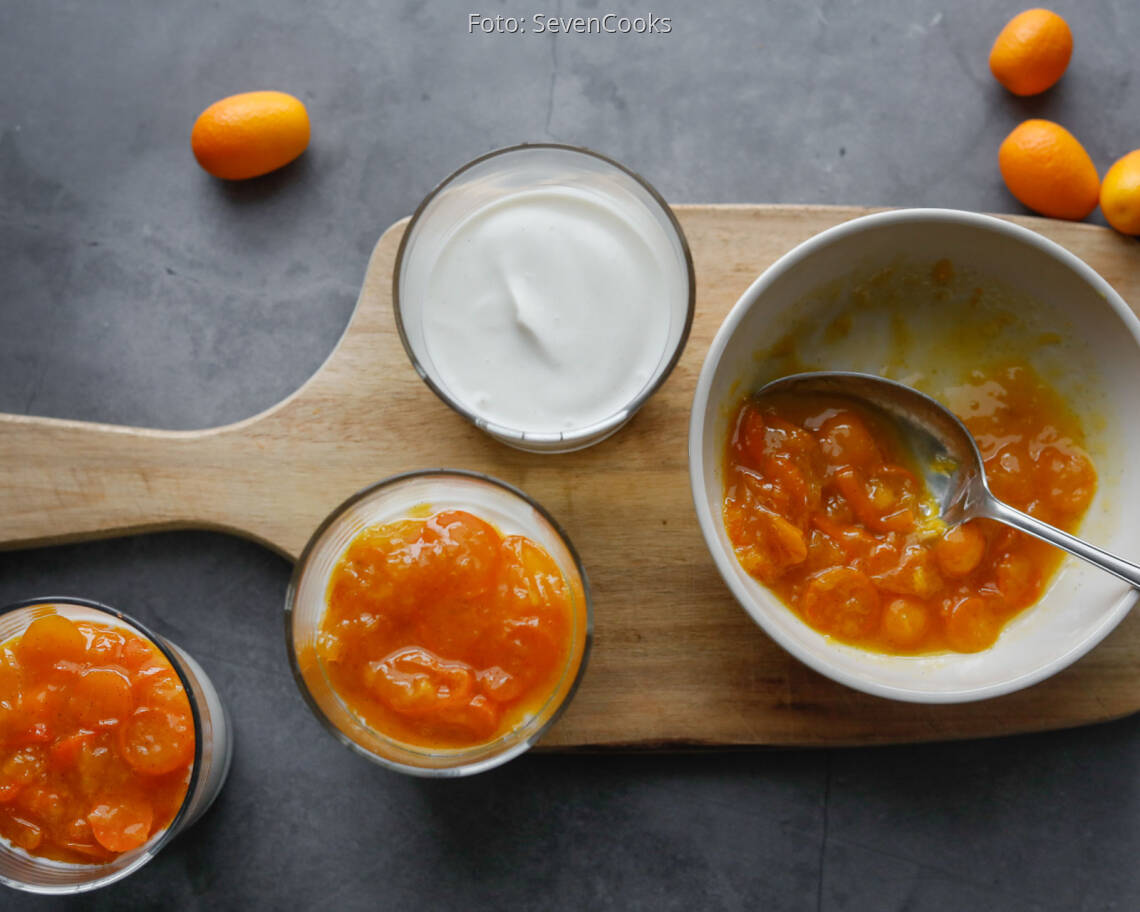 Vegetarisches Rezept: Buttermilch Creme mit Kumquat Kompott