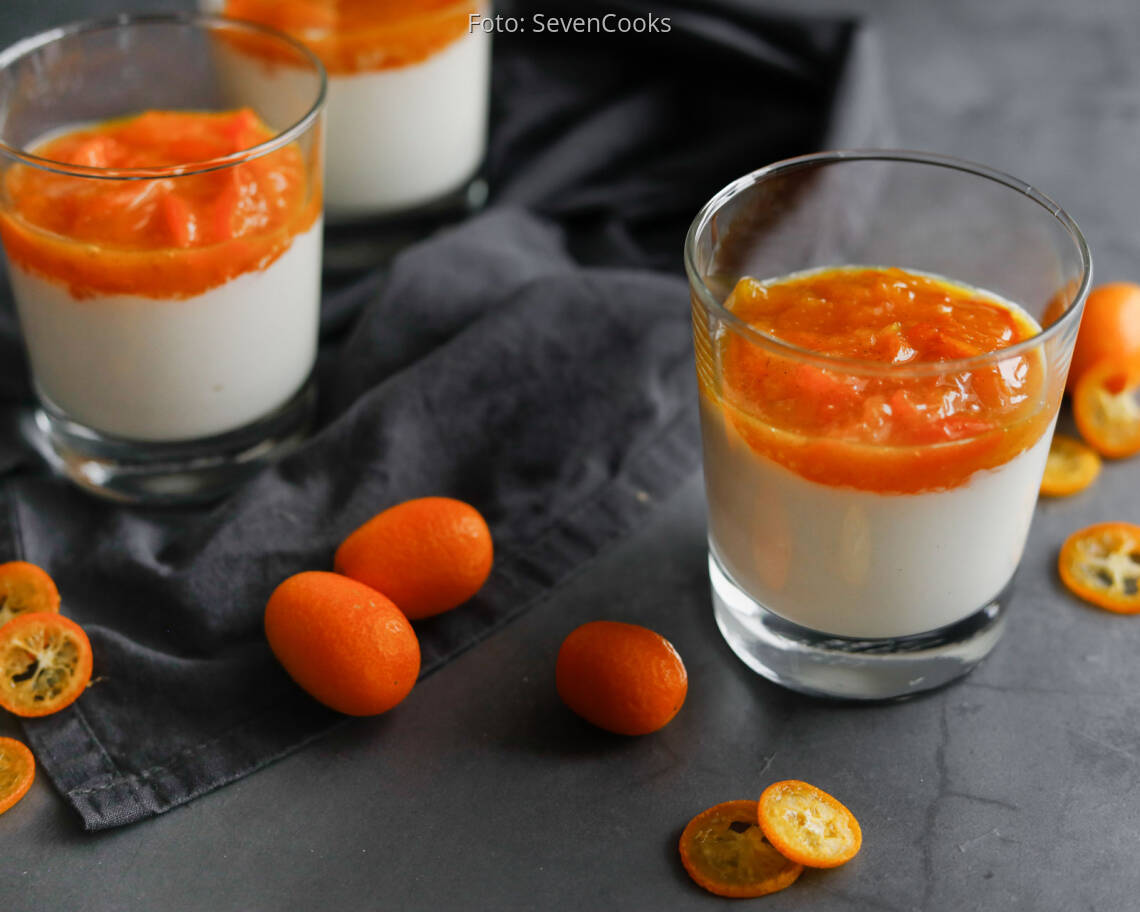 Vegetarisches Rezept: Buttermilch Creme mit Kumquat Kompott