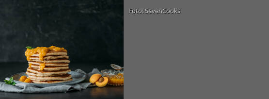 Rezeptbild für "Buttermilch-Pancakes mit Aprikosen-Marmelade"