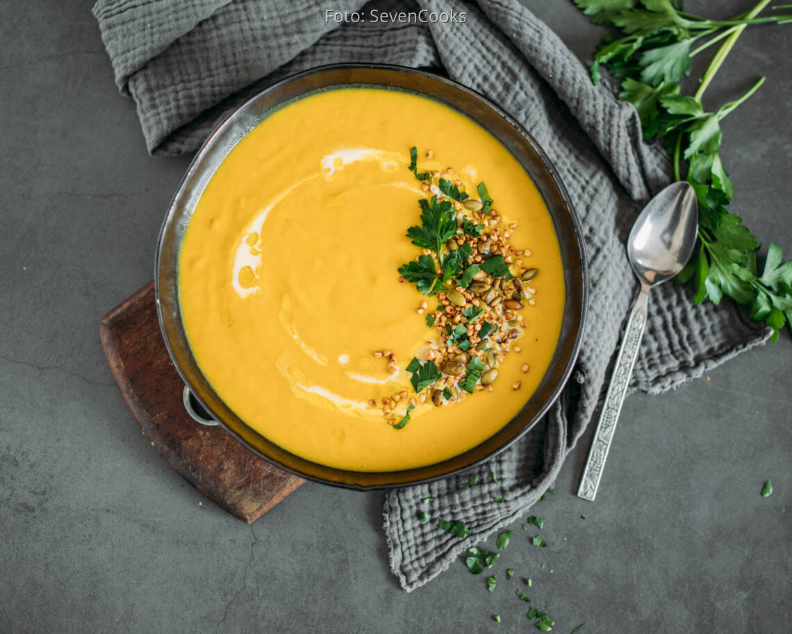 Vegetarisches Rezept: Butternusskürbis Suppe mit Buchweizen Crunch 2