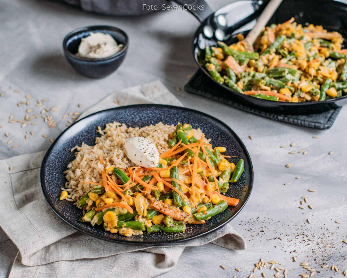Vegetarisches Rezept: Cremige Gemüsepfanne mit Reis