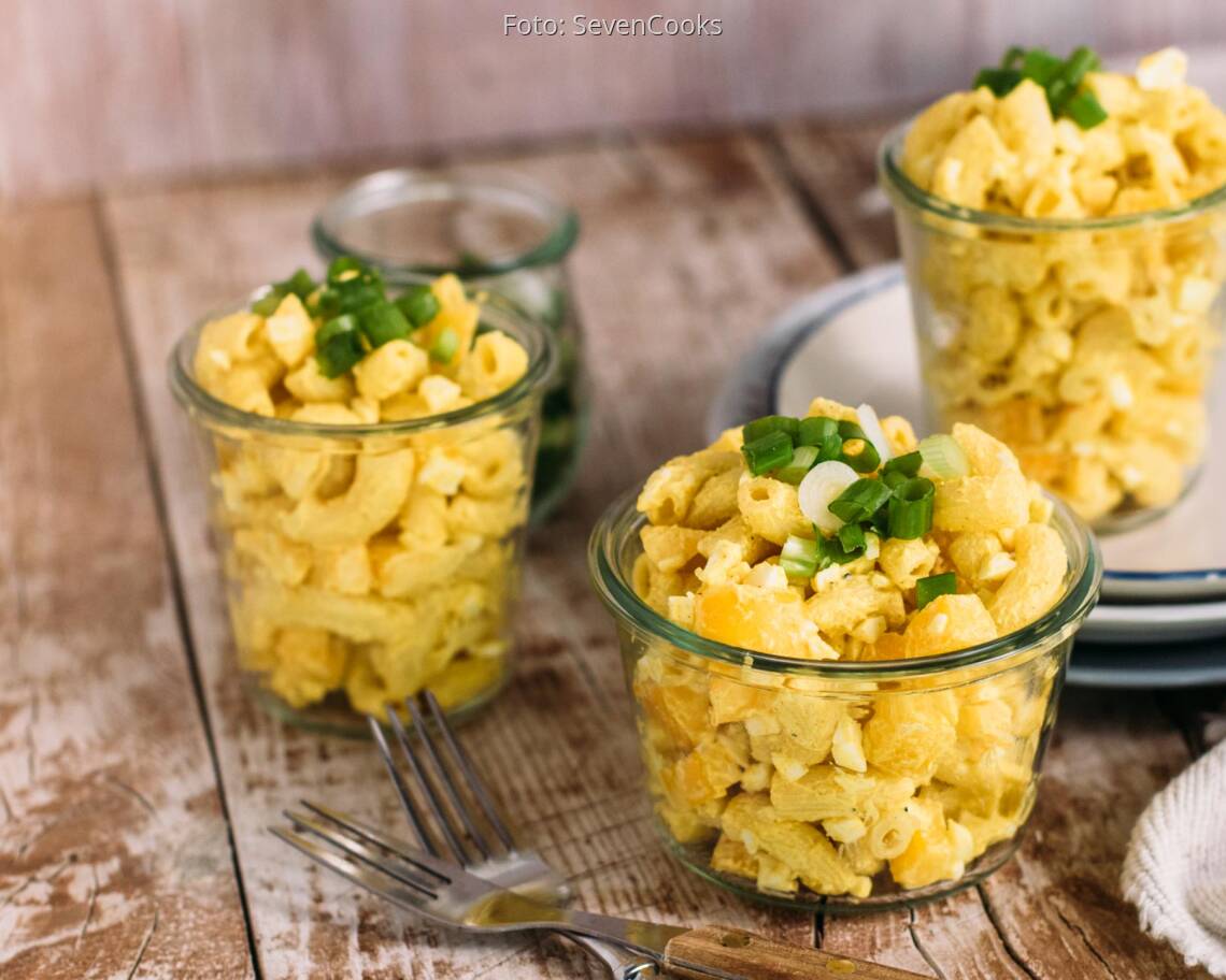 Vegetarisches Rezept: Curry-Nudelsalat mit Ei_2