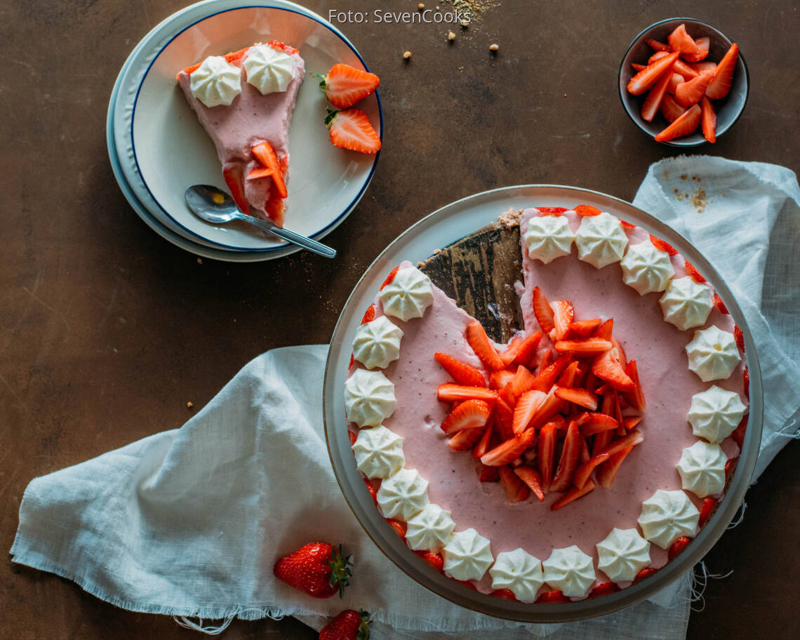 Vegetarisches Rezept: Erdbeerkuchen ohne Backen 3