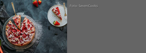 Rezeptbild für "Erdbeer-Rhabarber-Kuchen"