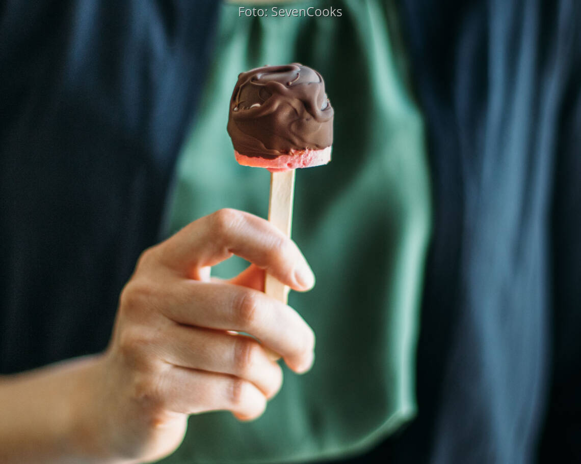 Vegetarisches Rezept: Erdbeer-Schoki-Cakepops_1