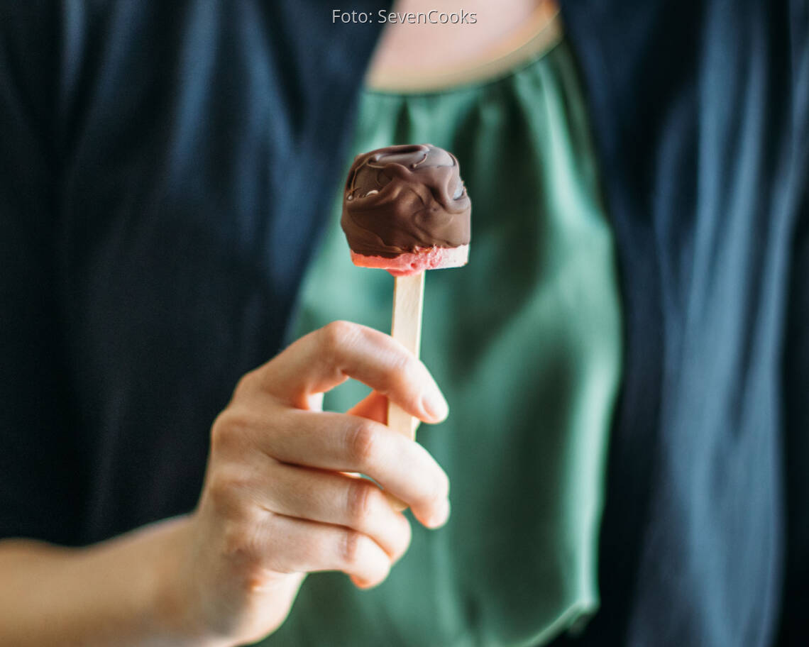 Vegetarisches Rezept: Erdbeer-Schoki-Cakepops_2