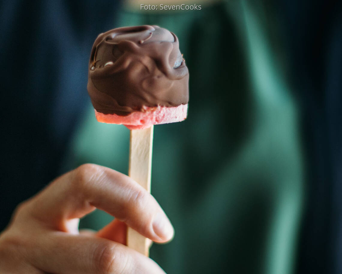 Vegetarisches Rezept: Erdbeer-Schoki-Cakepops_3