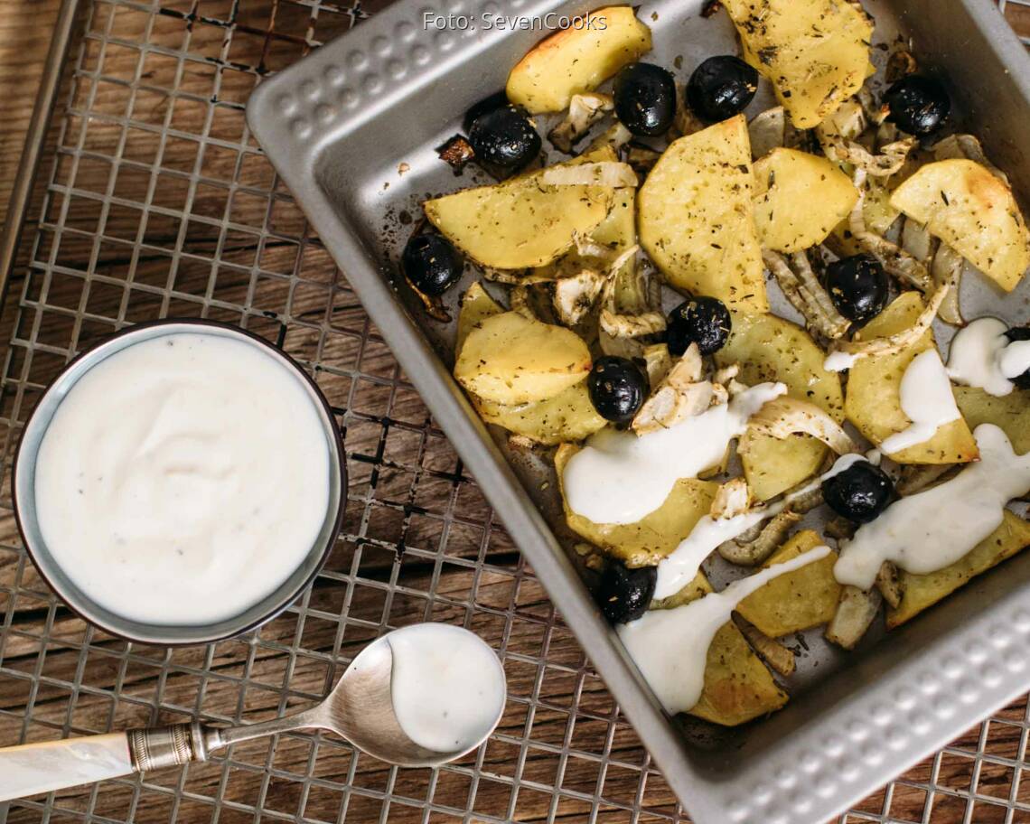 Vegetarisches Rezept: Fenchel-Kartoffeln-Oliven aus dem Ofen mit Zitronendip_2