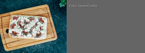 Rezeptbild für "Flammkuchen mit Feige und Schafskäse"