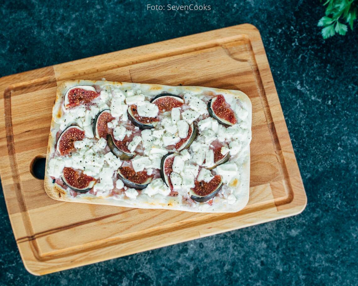 Fertiges Rezept: Flammkuchen mit Feige und Schafskäse_1