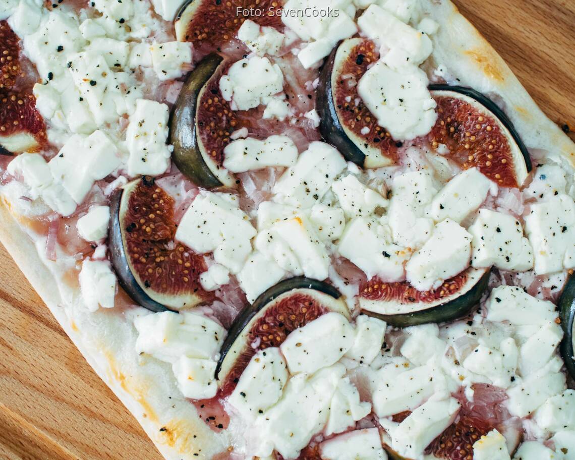 Fertiges Rezept: Flammkuchen mit Feige und Schafskäse_3