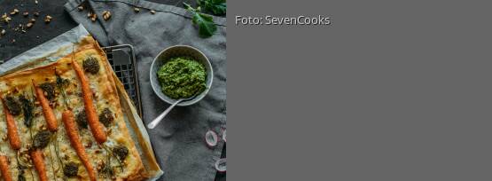 Rezeptbild für "Flammkuchen mit Radieschenpesto und Möhren"