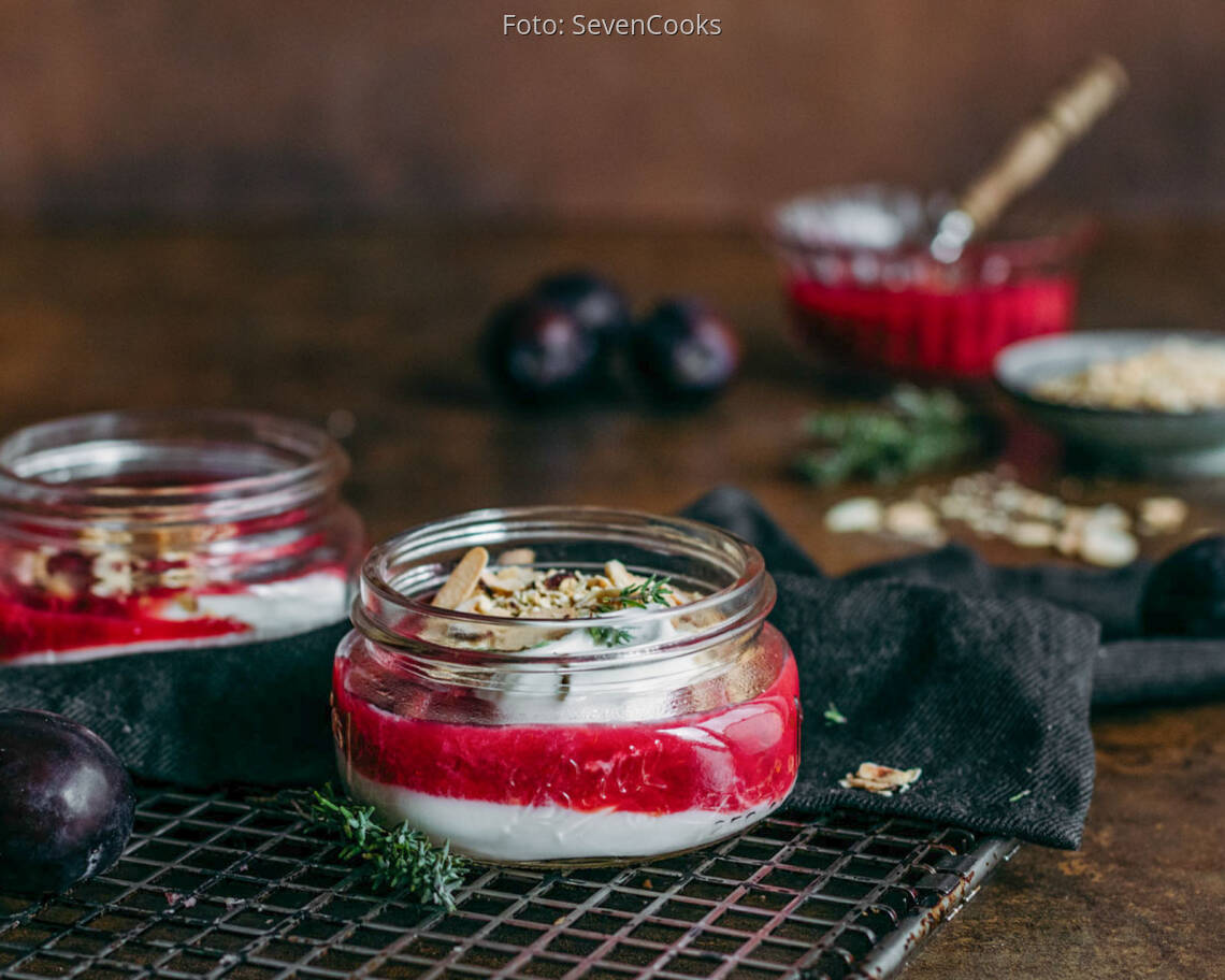 vegetarisches_rezept__fruchtiger_fruehstuecksjoghurt_mit_muesli_crunch_neu_1