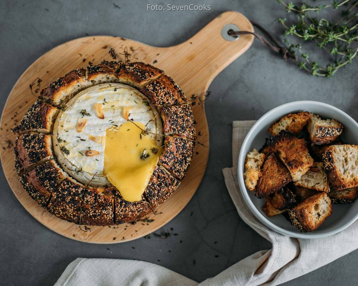 Vegetarisches_Rezept: Gebackener Camembert im Brotlaib