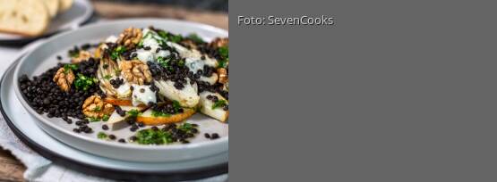 Rezeptbild für "Gebackener Chicorée auf Linsen mit fein herbem Topping"