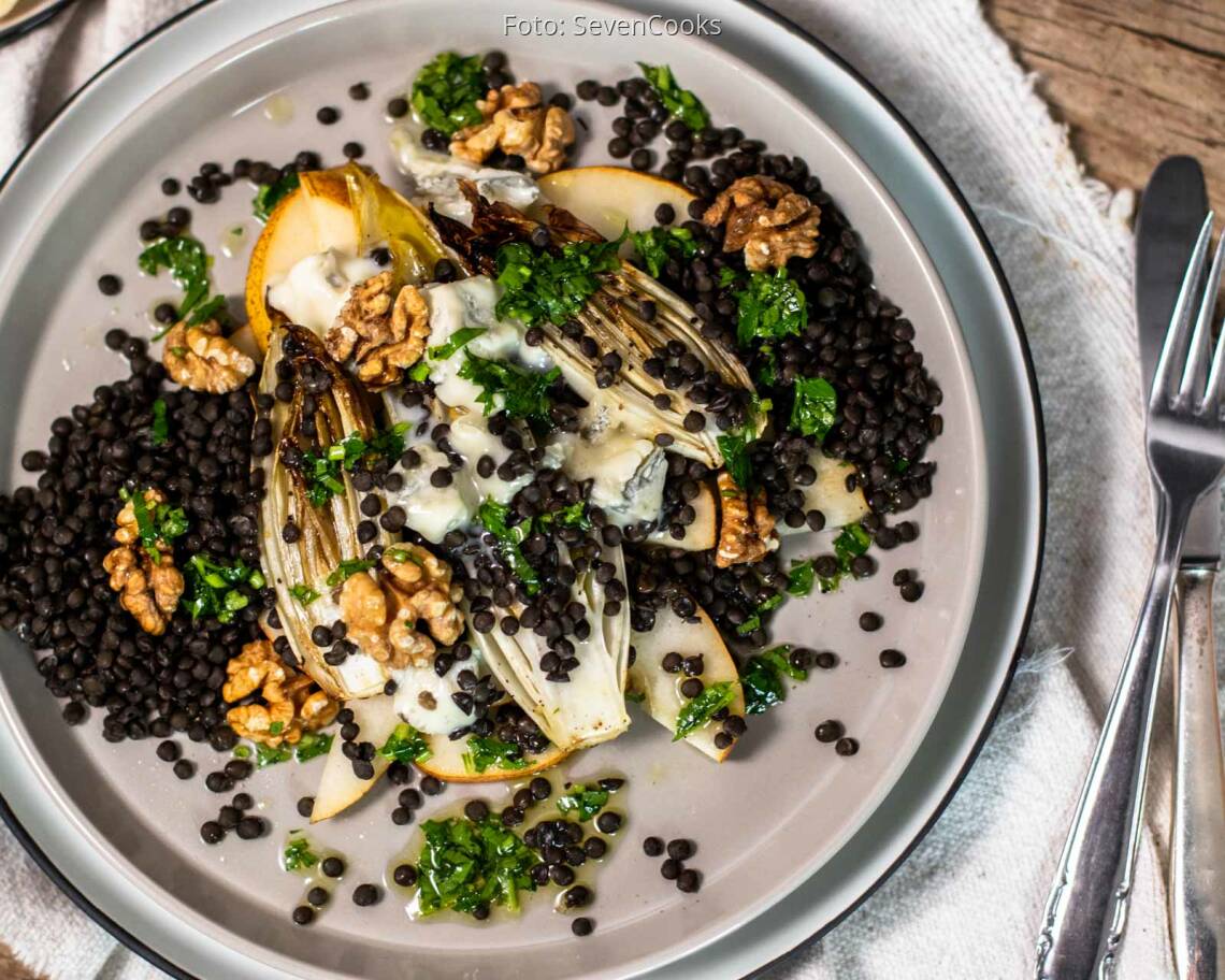 Vegetarisches Rezept: Gebackener Chicorée auf Linsen mit fein herbem Topping 2