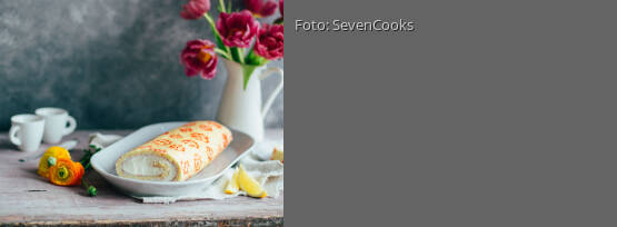 Rezeptbild für "Geblümte Zitronen-Biskuitrolle"