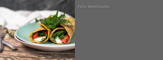 Rezeptbild für "Herzhaft gefüllte Pfannkuchen mit Löwenzahn"