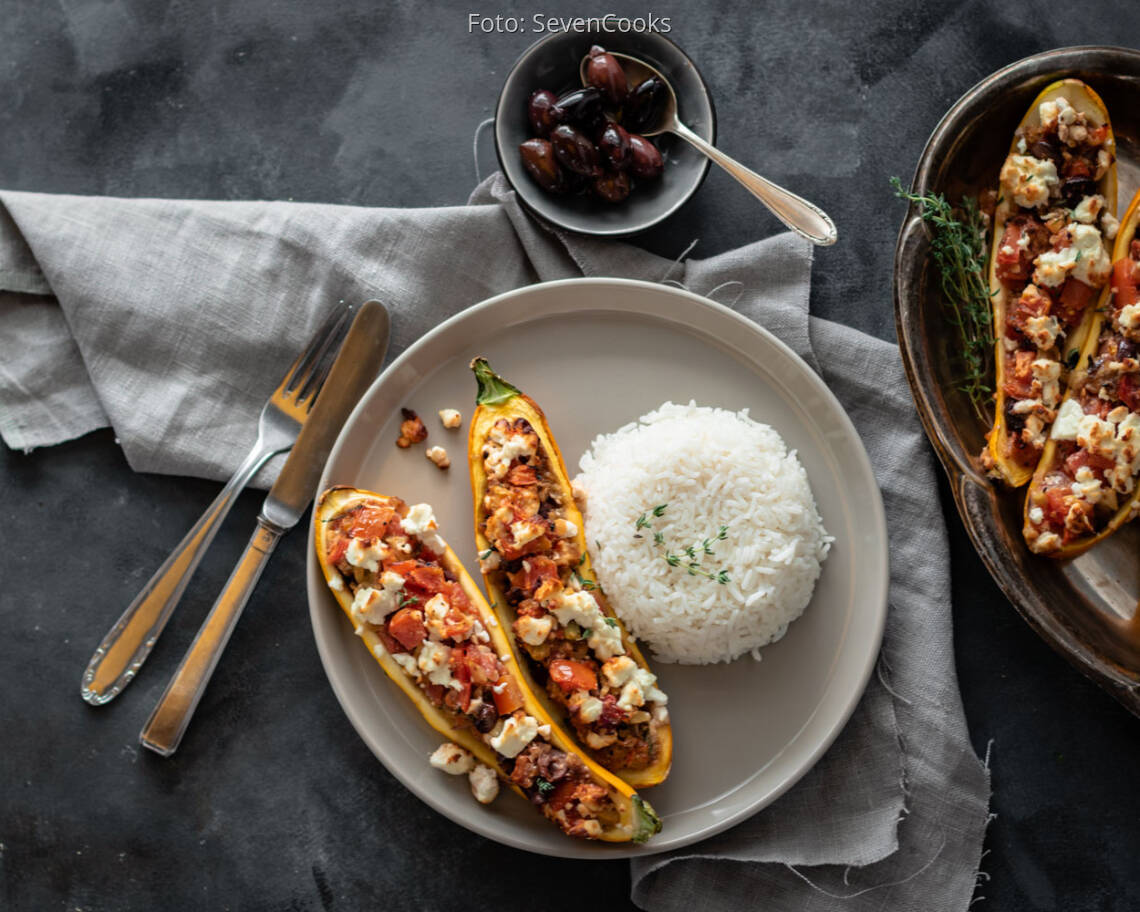 Vegetarisches_Rezept:_Gefüllte_Zucchini_mit_Feta 4