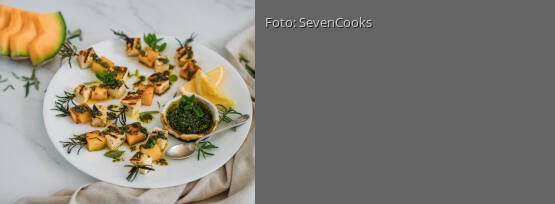 Rezeptbild für "Rosmarinspieße vom Grill mit Halloumi und Melone"