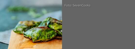 Rezeptbild für "Gegrillter Feta im Kohlrabiblatt"