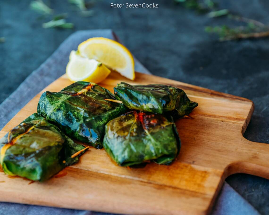 Vegetarisches Rezept: Gegrillter Feta im Kohlrabiblatt 2