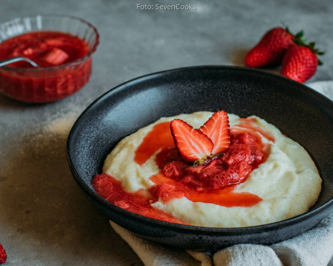 Vegetarisches Rezept: Grießbrei mit Rhabarberkompott 2