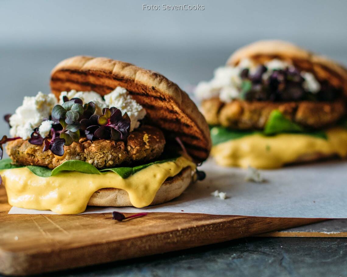 Vegetarisches Rezept: Griechischer Burger mit Feta 1