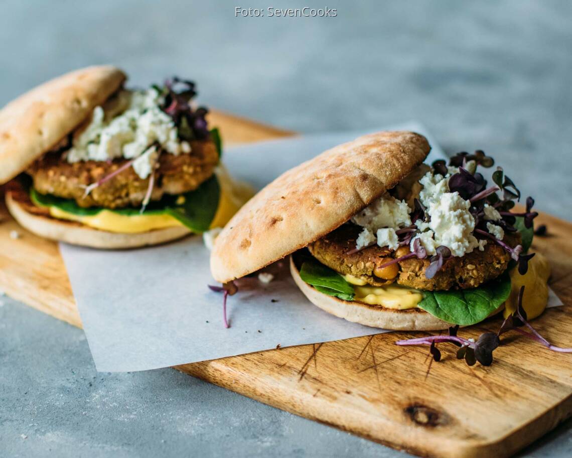Vegetarisches Rezept: Griechischer Burger mit Feta 3