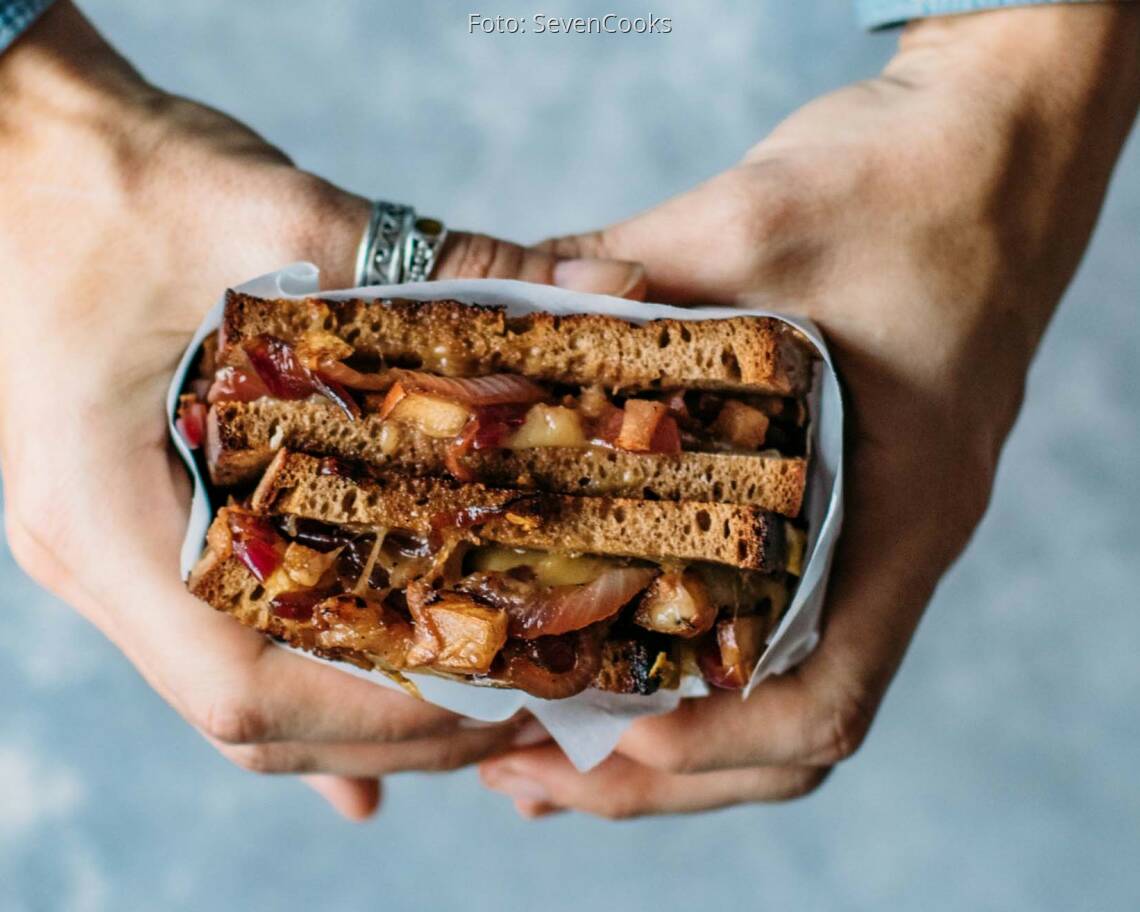 Vegetarisches Rezept: Grilled Cheese Sandwich mit Birne und Cheddar