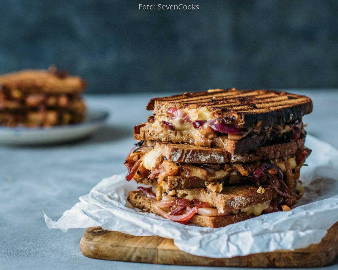 Vegetarisches Rezept: Grilled Cheese Sandwich mit Birne und Cheddar