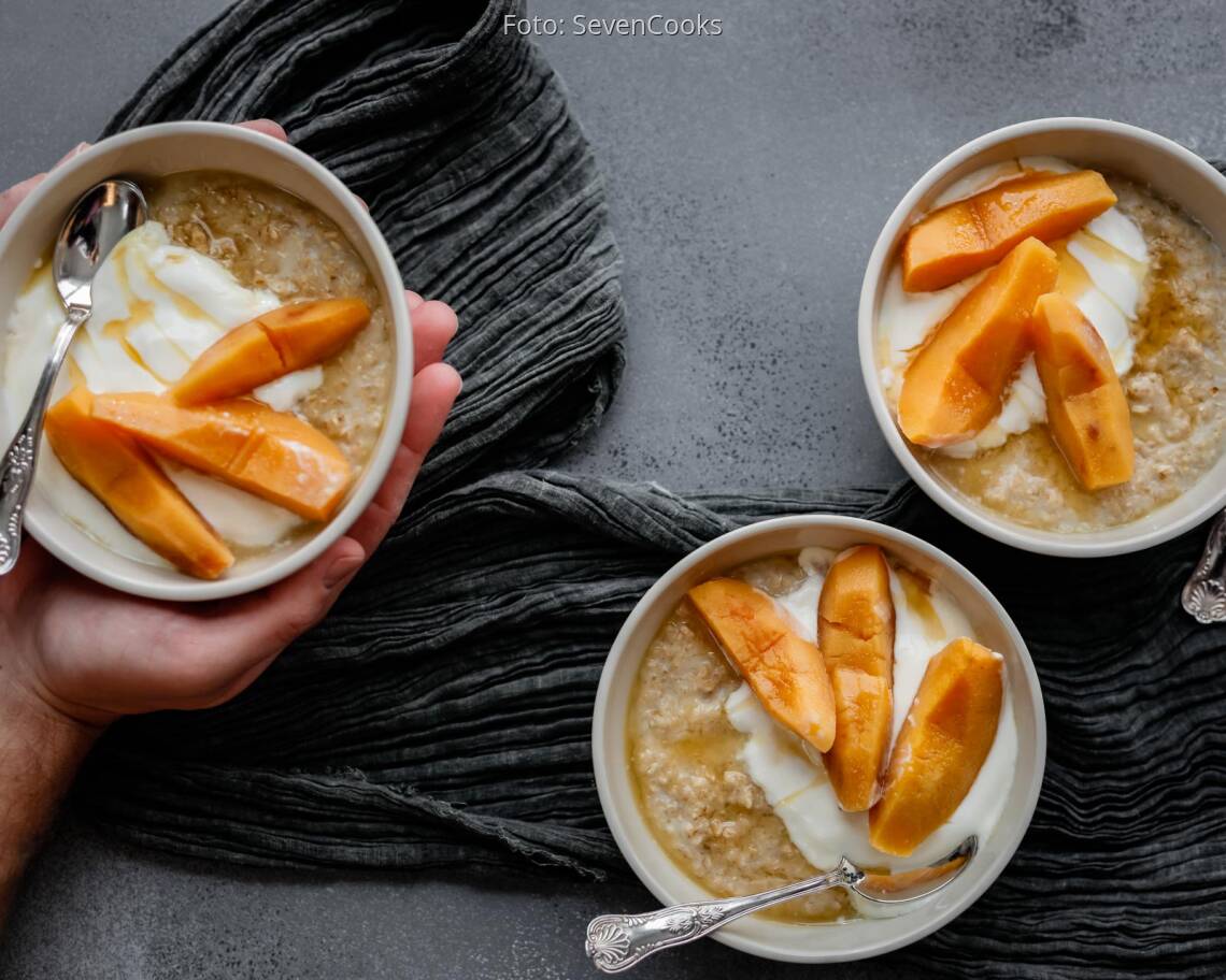 Vegetarisches Rezept: Haferporridge mit Quittenkompott