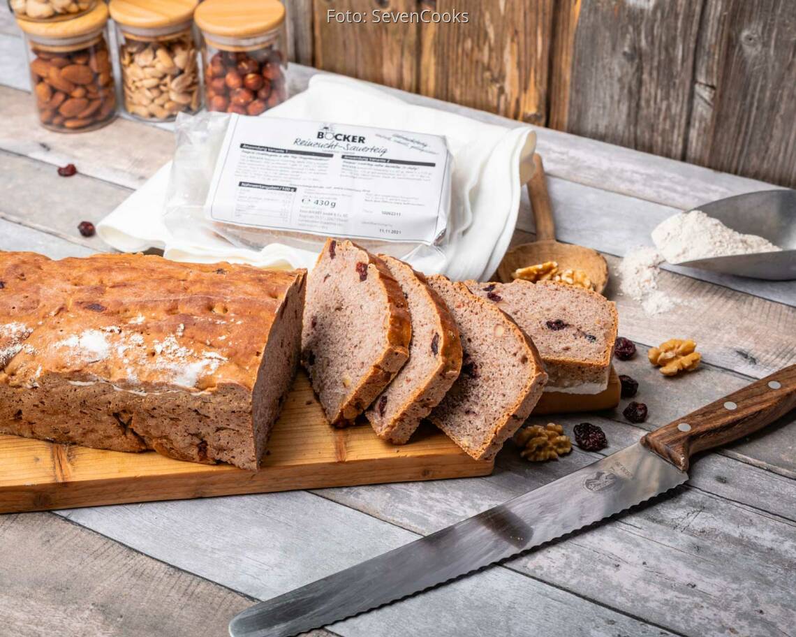 Vegetarisches Rezept: Joghurtbrot mit Walnüssen und Cranberries 1