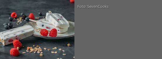 Rezeptbild für "Joghurt-Eis mit Müsli-Crunch"