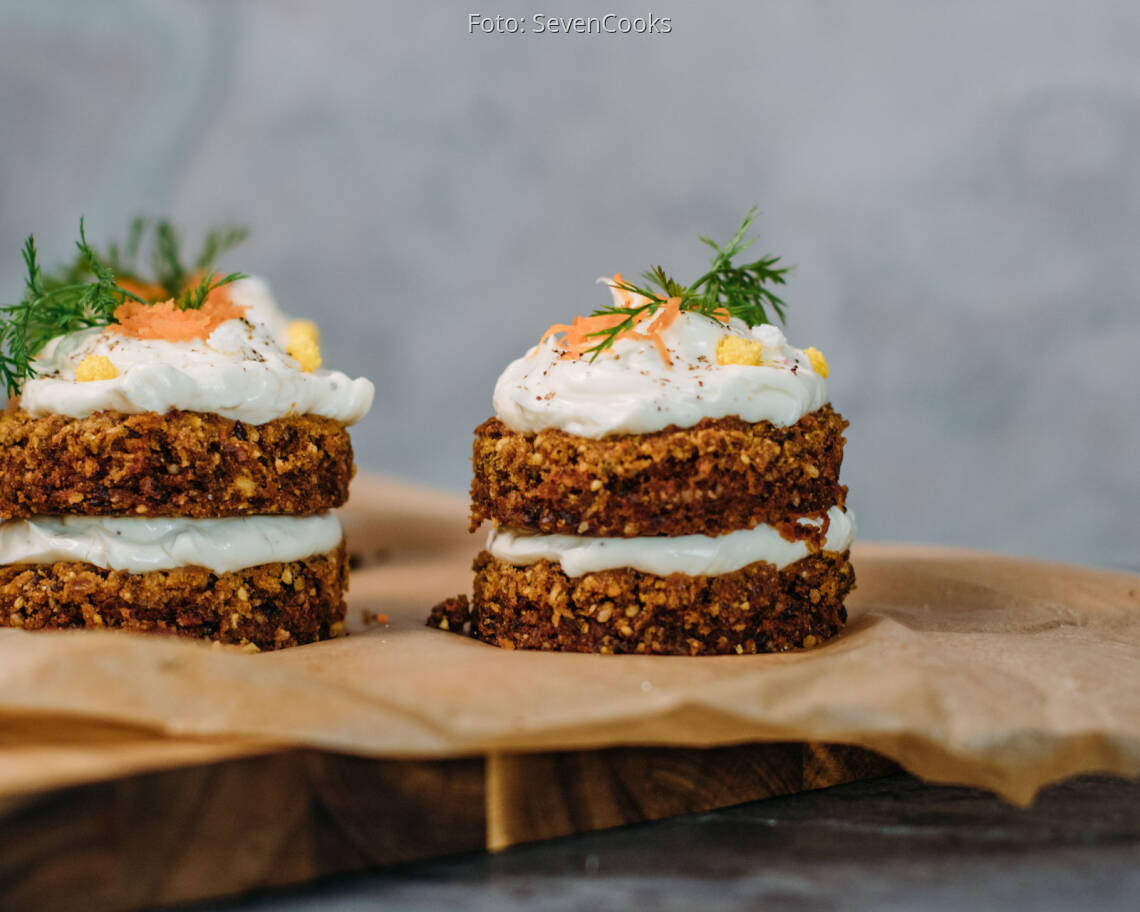 Vegetarisches Rezept: Karottentörtchen mit fruchtiger Frischkäsecreme_2