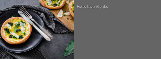 Rezeptbild für "Knusprige Kartoffelpizza mit Bärlauch und Parmesan"