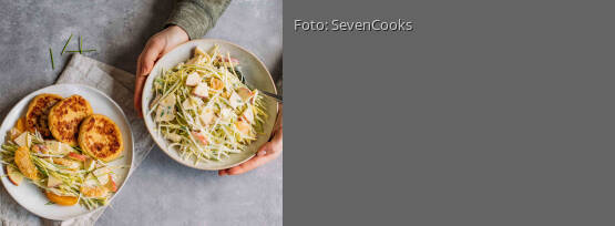 Rezeptbild für "Kartoffelpüree-Pancakes mit fruchtigem Lauchsalat"