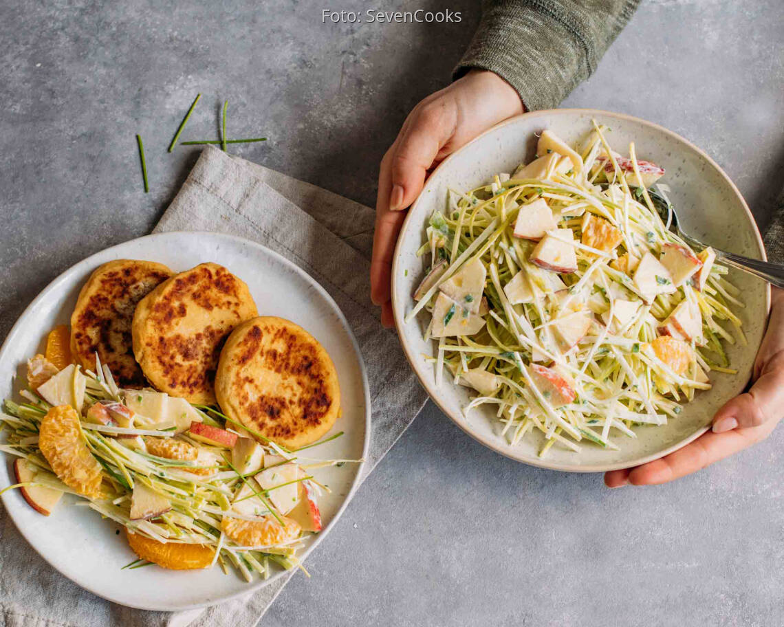 Vegetarisches Rezept: Kartoffelpüree-Pancakes mit fruchtigem Lauchsalat 1