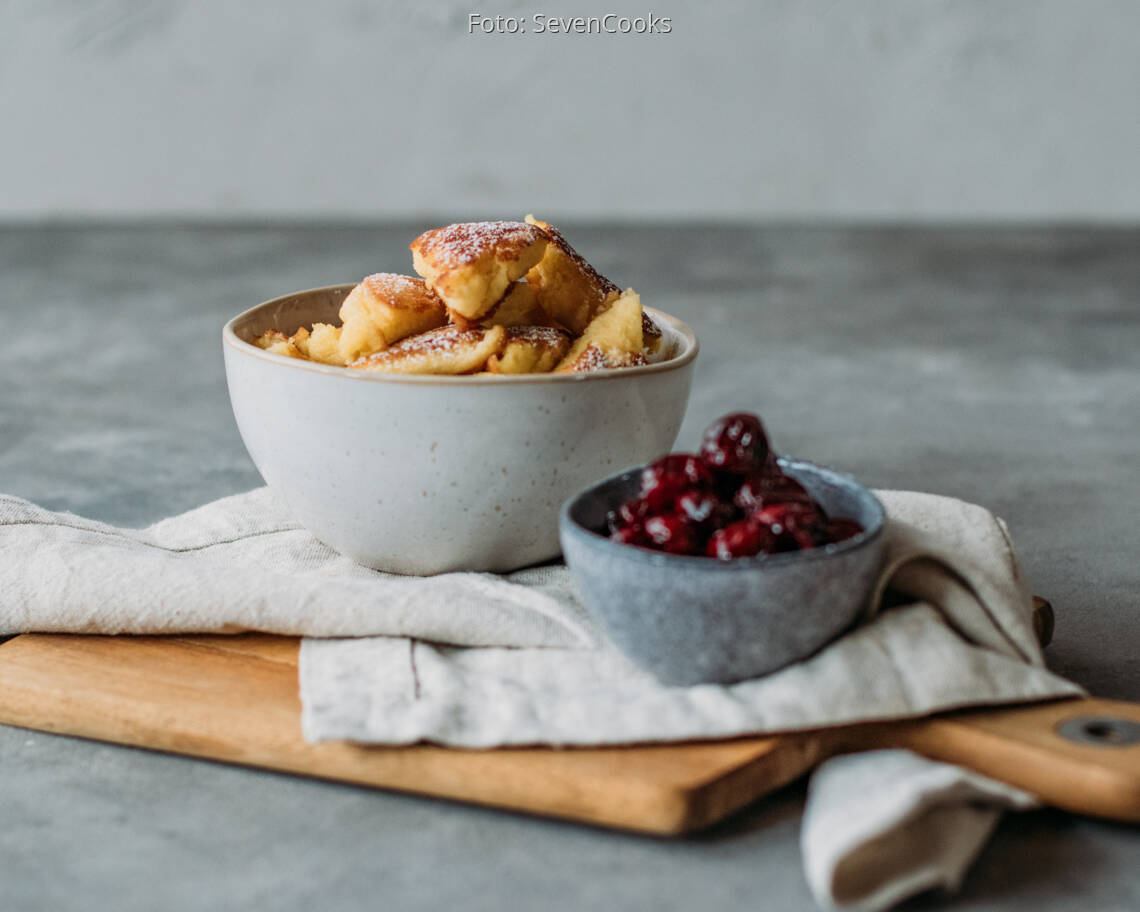 Vegetarisches Rezept: Kokoskaiserschmarrn mit Kirschkompott_1