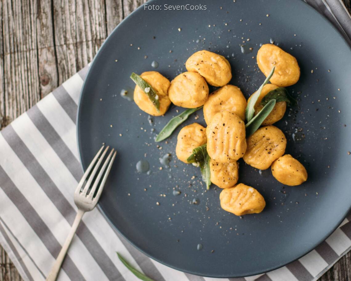 Vegetarisches Rezept: Kürbis-Gnocchi in Salbei-Butter