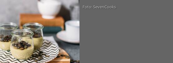 Rezeptbild für "Kürbiskern-Panna-Cotta mit karamellisierten Kürbiskernen"