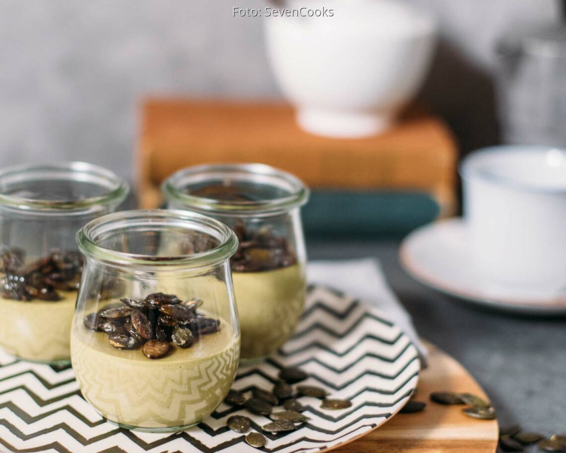 Vegetarisches Rezept: Kürbiskern–Panna–Cotta mit karamellisierten Kürbiskernen 1