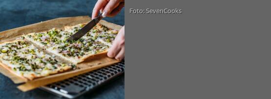Rezeptbild für "Lauchzwiebel-Flammkuchen"