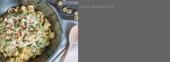 Rezeptbild für "Lauwarmer Pastasalat mit Erbsendressing"