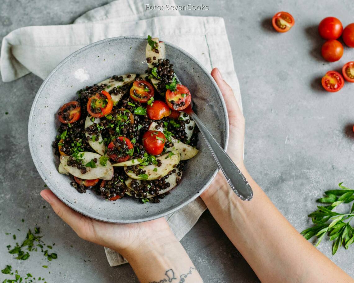 Vegetarisches Rezept: Meal-Prep: Fruchtiger Belugalinsensalat 3