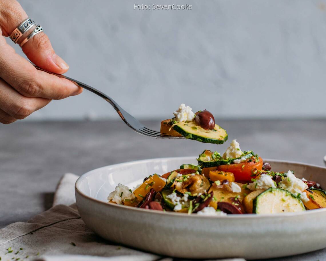 Vegetarisches Rezept: Meal-Prep: Kartoffel-Gemüse-Pfanne mit Feta